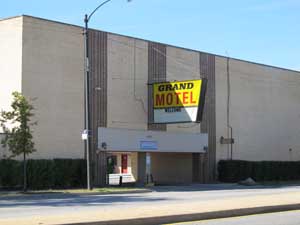 Grand Motel Chicago IL